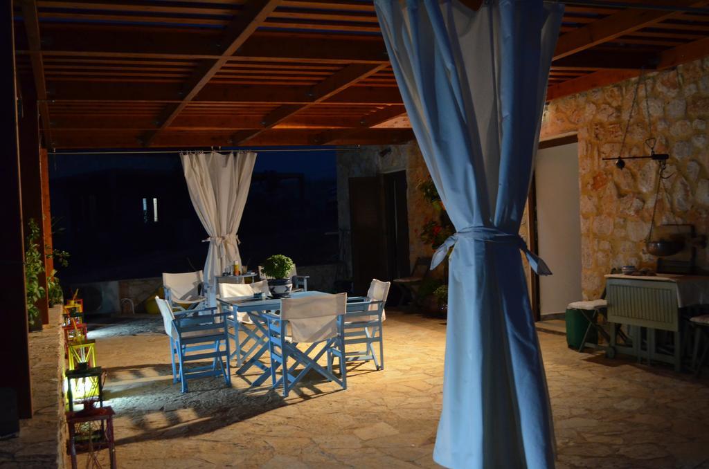 Villa Romanza Beach Villa Chalki Town Værelse billede